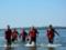 Николаевские десантники совершили парашютные прыжки на воду