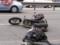 В Киеве минивэн сбил мотоциклиста