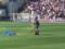 Во время футбольного матча в Италии на поле приземлился парашютист