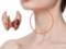 Ендокринолог розповів про 4 ознаках проблем з щитовидкою у жінок