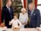 Королева Єлизавета II і троє її спадкоємців представили новорічну листівку