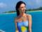 Виктория из  НЕАНГЕЛОВ  в голубом купальнике устроила фотосессию на пляже