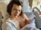 Милла Йовович поделилась подробностями лечения новорожденной дочки