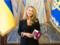 Tina Karol in a restrained black outfit boasted an award from Zelensky
