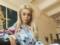 Алина Гросу в купальнике эффектно позировала на качелях