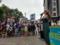 Оля Полякова под Кабмином устроила митинг с другими звездами