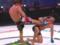 На грани дисквалификации: боец Bellator нокаутировал соперника скандальным ударом в голову
