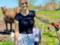 Ирину Федишин раскритиковали за фото на огороде в белых штанах