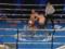Ирландец нокаутировал соперника убийственным хуком: боксера уносили с ринга на носилках