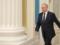 Newsweek: Эксперты объяснили, почему Путин почти не двигает правой рукой