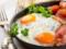 Фахівці розповіли, в якому випадку яйця на сніданок можуть шкодити серцю
