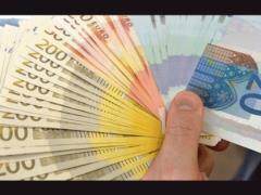 Курс валют: Нацбанк сократил вливания в укрепление гривни в разы