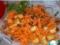Свежий взгляд на морковный микс: салат с чесноком и розмарином