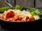 К любому гарниру: очень вкусный соус из сосисок, с кетчупом и овощами